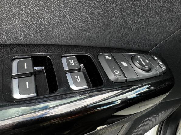 Kia Sportage IV Рестайлинг с пробегом 2018 года, цена 2 470 000 рублей, 86000 км, внедорожник, Автокод Объявления