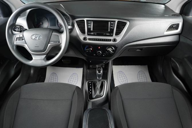 Hyundai Solaris II с пробегом 2019 года, цена 1 359 000 рублей, 138000 км, седан, Автокод Объявления