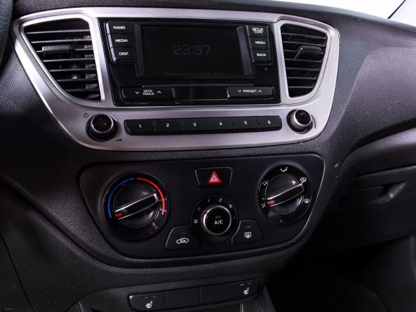 Hyundai Solaris II с пробегом 2019 года, цена 1 350 000 рублей, 229974 км, седан, Автокод Объявления