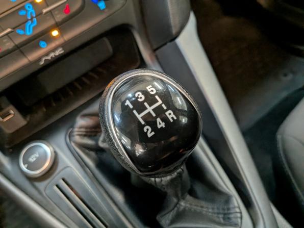 Ford Focus III Рестайлинг с пробегом 2015 года, цена 1 050 000 рублей, 132700 км, универсал, Автокод Объявления