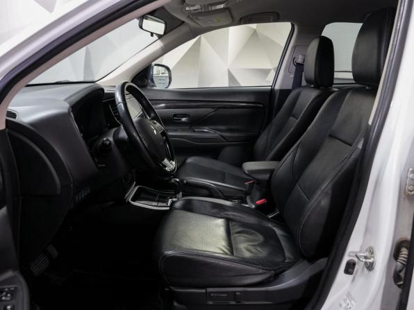 Mitsubishi Outlander III Рестайлинг 2 с пробегом 2017 года, цена 2 300 000 рублей, 67400 км, внедорожник, Автокод Объявления
