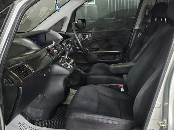 Honda Elysion I Рестайлинг с пробегом 2009 года, цена 1 280 000 рублей, 299500 км, минивэн, Автокод Объявления