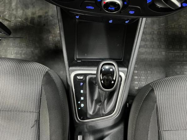 Hyundai Solaris II с пробегом 2017 года, цена 1 299 000 рублей, 112000 км, седан, Автокод Объявления
