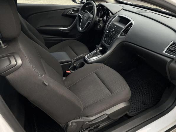 Opel Astra J Рестайлинг с пробегом 2013 года, цена 755 000 рублей, 204299 км, хэтчбек, Автокод Объявления