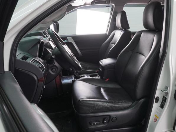 Toyota Land Cruiser Prado 150 Series Рестайлинг 1 с пробегом 2014 года, цена 3 710 000 рублей, 187923 км, внедорожник, Автокод Объявления