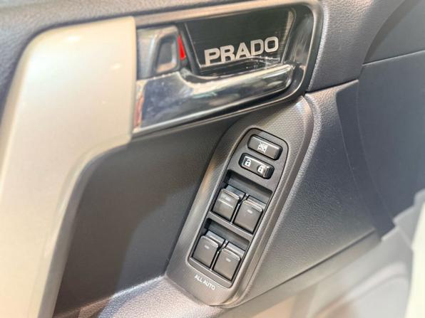 Toyota Land Cruiser Prado 150 Series с пробегом 2010 года, цена 2 607 000 рублей, 268380 км, внедорожник, Автокод Объявления