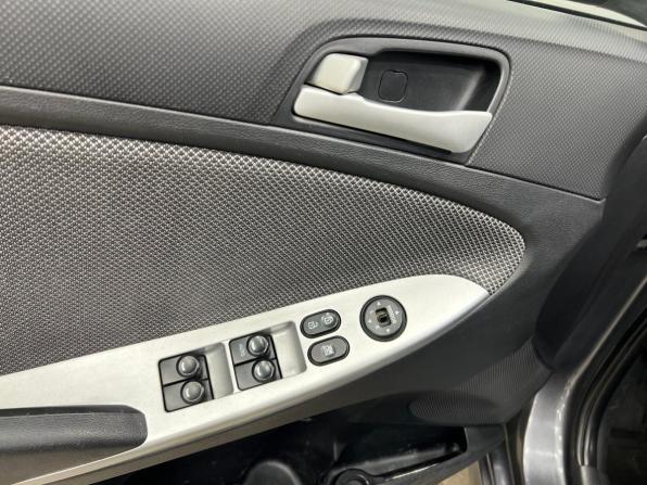 Hyundai Solaris I с пробегом 2013 года, цена 750 000 рублей, 214889 км, седан, Автокод Объявления