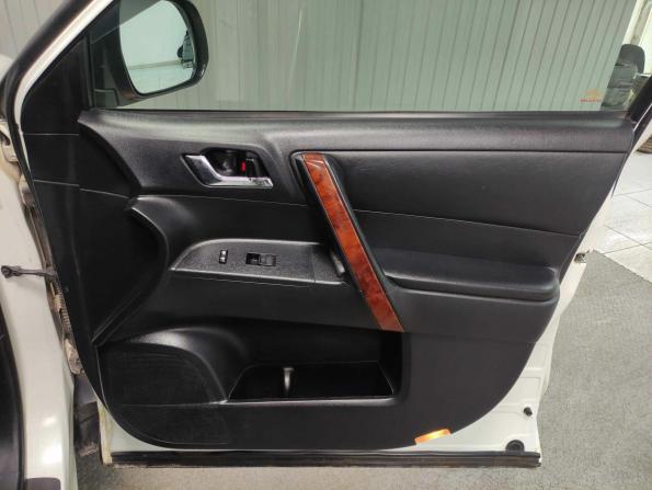 Toyota Highlander II (XU40) Рестайлинг с пробегом 2011 года, цена 1 730 000 рублей, 247671 км, внедорожник, Автокод Объявления