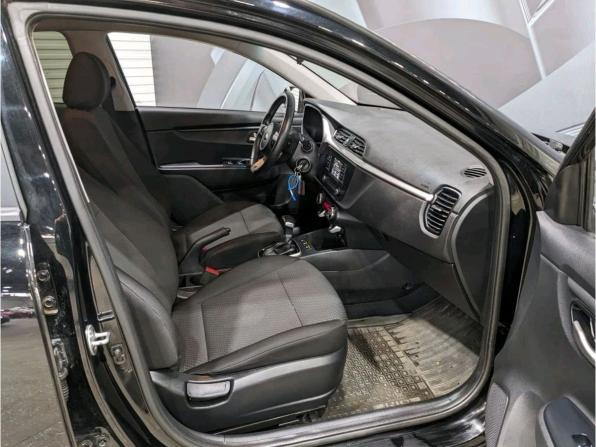 Kia Rio IV Рестайлинг с пробегом 2021 года, цена 1 545 000 рублей, 110000 км, седан, Автокод Объявления