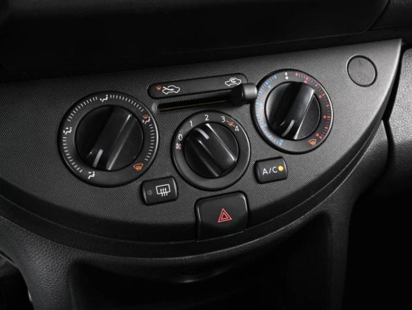 Nissan Note I с пробегом 2006 года, цена 590 000 рублей, 197275 км, хэтчбек, Автокод Объявления