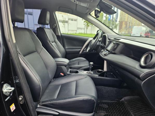Toyota RAV4 IV (XA40) Рестайлинг с пробегом 2017 года, цена 2 330 000 рублей, 127300 км, внедорожник, Автокод Объявления