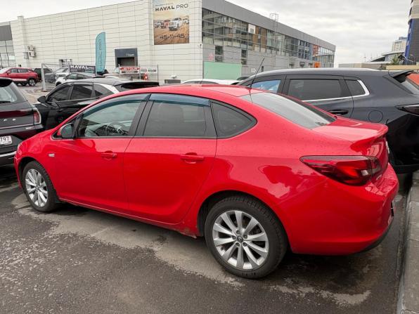 Opel Astra J Рестайлинг с пробегом 2013 года, цена 559 000 рублей, 239000 км, седан, Автокод Объявления