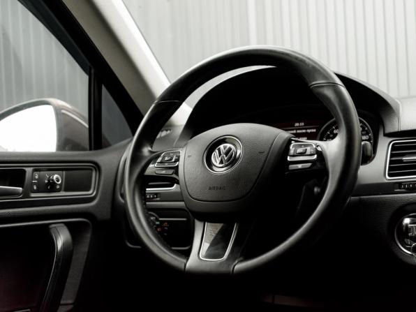 Volkswagen Touareg II с пробегом 2012 года, цена 1 730 000 рублей, 239372 км, внедорожник, Автокод Объявления