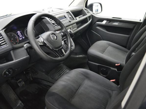 Volkswagen Caravelle T6 с пробегом 2017 года, цена 1 650 000 рублей, 694087 км, минивэн, Автокод Объявления