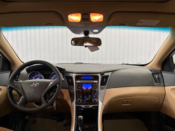 Hyundai Sonata VI (YF) с пробегом 2010 года, цена 1 067 000 рублей, 207800 км, седан, Автокод Объявления