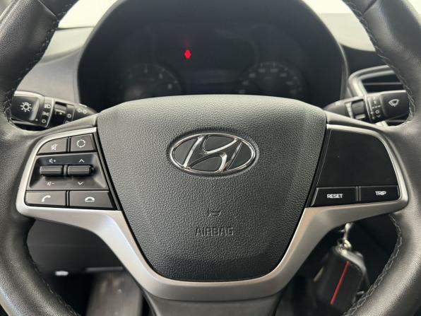 Hyundai Solaris II Рестайлинг с пробегом 2021 года, цена 1 689 000 рублей, 43362 км, седан, Автокод Объявления