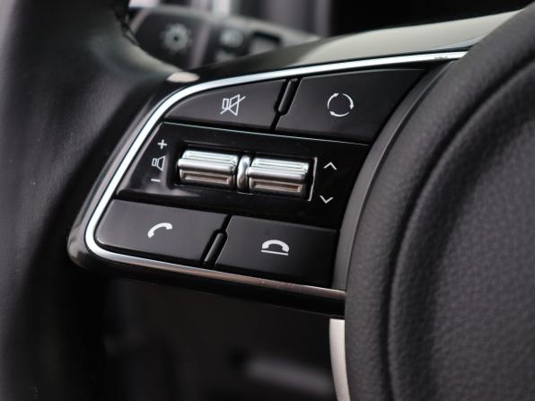 Kia Sportage IV Рестайлинг с пробегом 2021 года, цена 2 370 000 рублей, 84095 км, внедорожник, Автокод Объявления