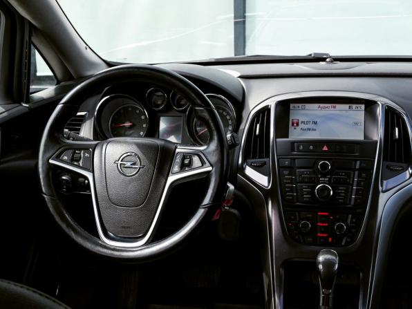 Opel Astra J с пробегом 2011 года, цена 642 000 рублей, 198227 км, хэтчбек, Автокод Объявления