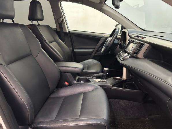 Toyota RAV4 IV (XA40) с пробегом 2013 года, цена 1 970 000 рублей, 207780 км, внедорожник, Автокод Объявления