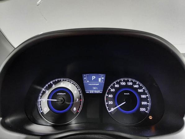 Hyundai Solaris I с пробегом 2012 года, цена 635 000 рублей, 231963 км, седан, Автокод Объявления