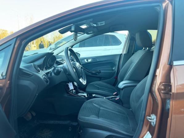 Ford Fiesta Mk6 Рестайлинг с пробегом 2015 года, цена 850 000 рублей, 151000 км, седан, Автокод Объявления