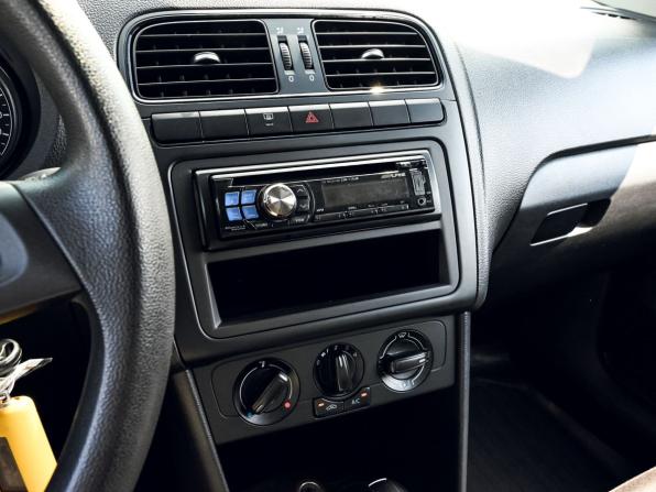 Volkswagen Polo V Рестайлинг с пробегом 2016 года, цена 1 159 000 рублей, 102500 км, седан, Автокод Объявления