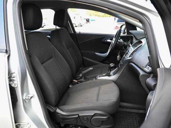 Opel Astra J Рестайлинг с пробегом 2012 года, цена 900 000 рублей, 93837 км, седан, Автокод Объявления