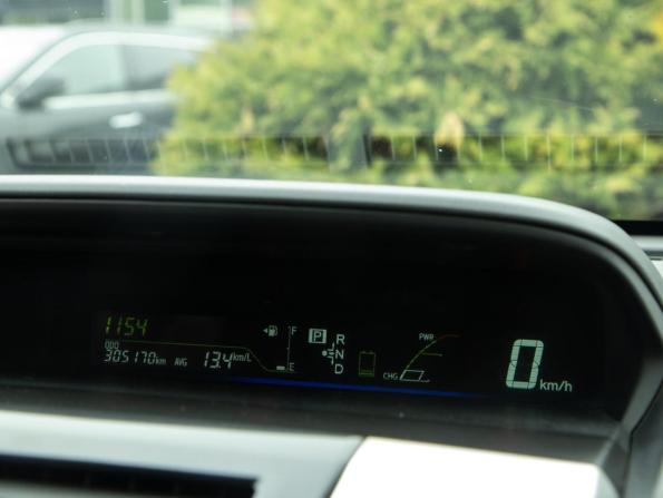Toyota Prius III Рестайлинг (XW30) с пробегом 2012 года, цена 898 000 рублей, 305079 км, лифтбек, Автокод Объявления