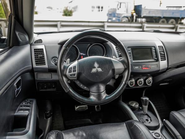 Mitsubishi Outlander II Рестайлинг с пробегом 2010 года, цена 988 000 рублей, 229575 км, внедорожник, Автокод Объявления