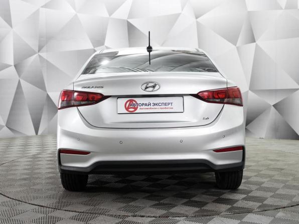 Hyundai Solaris II с пробегом 2018 года, цена 1 295 000 рублей, 114715 км, седан, Автокод Объявления
