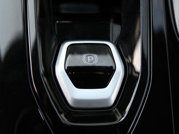 Geely Atlas II с пробегом 2024 года, цена 3 199 000 рублей, 9605 км, внедорожник, Автокод Объявления