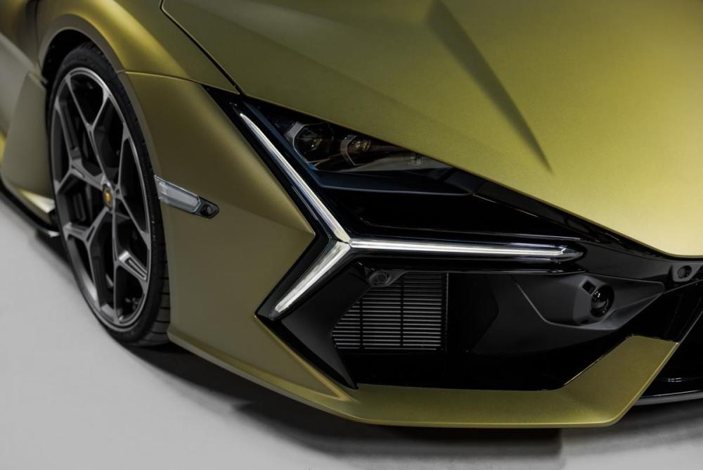 Lamborghini Revuelto Москва  - изображение 14