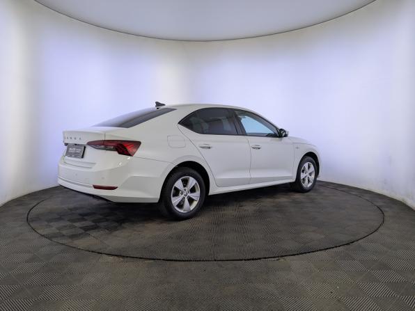 Skoda Octavia IV (A8) с пробегом 2021 года, цена 2 500 000 рублей, 48065 км, лифтбек, Автокод Объявления