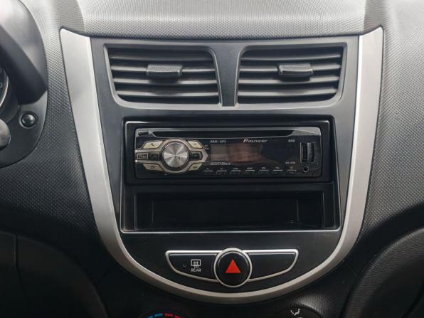 Hyundai Solaris I с пробегом 2012 года, цена 749 900 рублей, 195000 км, хэтчбек, Автокод Объявления