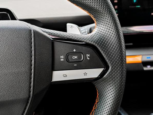 Changan UNI-V I с пробегом 2024 года, цена 2 630 000 рублей, 8879 км, лифтбек, Автокод Объявления