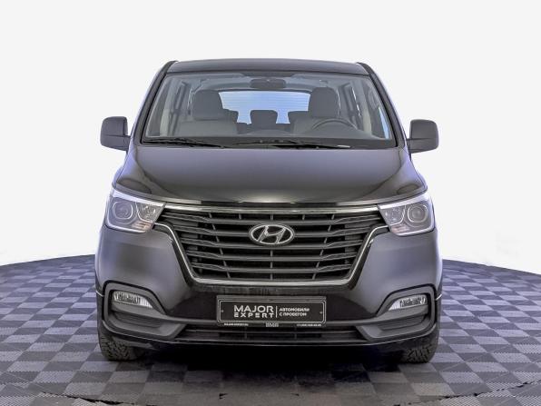 Hyundai H-1 II Рестайлинг 2 с пробегом 2019 года, цена 3 350 000 рублей, 74333 км, минивэн, Автокод Объявления