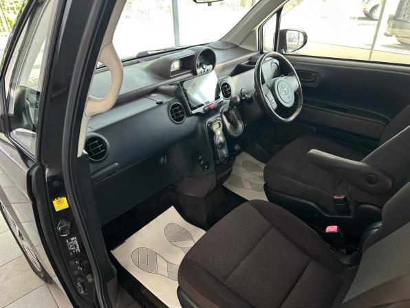 Toyota Spade с пробегом 2014 года, цена 980 000 рублей, 176758 км, минивэн, Автокод Объявления