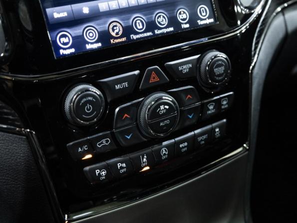 Jeep Grand Cherokee IV (WK2) Рестайлинг с пробегом 2019 года, цена 3 950 100 рублей, 130698 км, внедорожник, Автокод Объявления