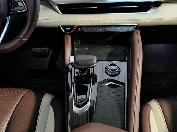 Geely Monjaro I с пробегом 2023 года, цена 3 829 000 рублей, 27378 км, внедорожник, Автокод Объявления