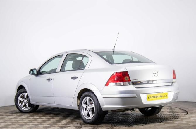 Opel Astra H Рестайлинг с пробегом 2010 года, цена 709 000 рублей, 110000 км, седан, Автокод Объявления