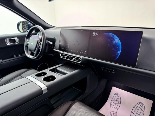 Li Auto (Lixiang) L9 I Рестайлинг с пробегом 2024 года, цена 7 700 000 рублей, 17916 км, внедорожник, Автокод Объявления