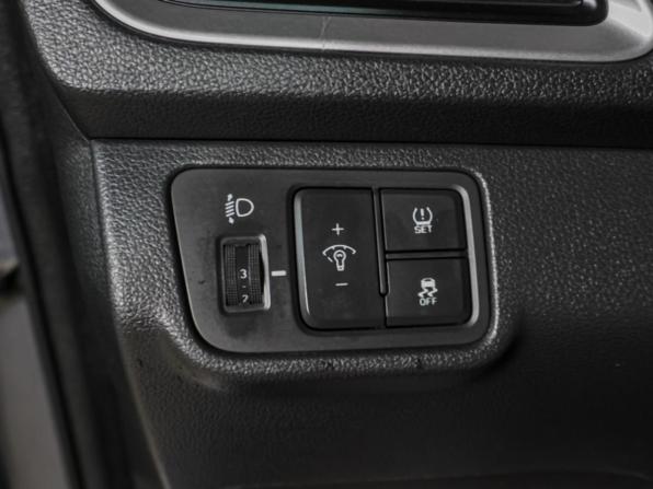 Hyundai Solaris II с пробегом 2017 года, цена 1 009 000 рублей, 88523 км, седан, Автокод Объявления