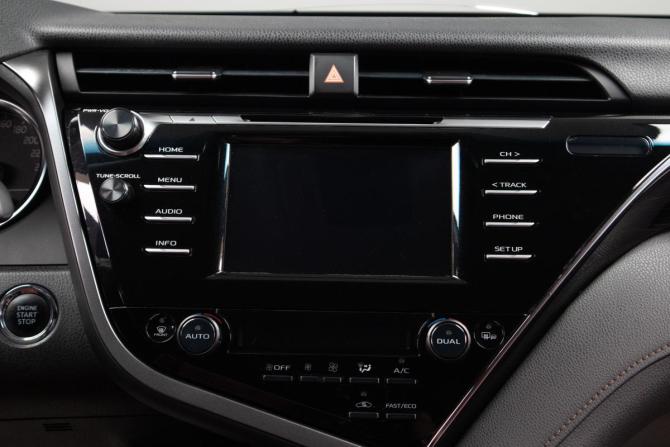 Toyota Camry VIII (XV70) с пробегом 2018 года, цена 2 099 000 рублей, 183923 км, седан, Автокод Объявления