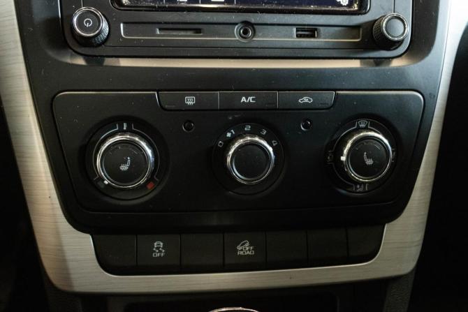 Skoda Yeti I Рестайлинг с пробегом 2015 года, цена 1 319 000 рублей, 179853 км, внедорожник, Автокод Объявления