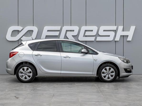 Opel Astra J Рестайлинг с пробегом 2013 года, цена 790 000 рублей, 215279 км, хэтчбек, Автокод Объявления