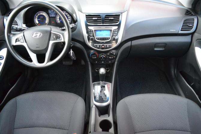 Hyundai Solaris I с пробегом 2014 года, цена 930 000 рублей, 75514 км, седан, Автокод Объявления