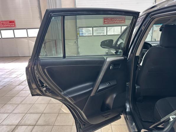 Toyota RAV4 IV (XA40) Рестайлинг с пробегом 2017 года, цена 2 447 000 рублей, 133707 км, внедорожник, Автокод Объявления