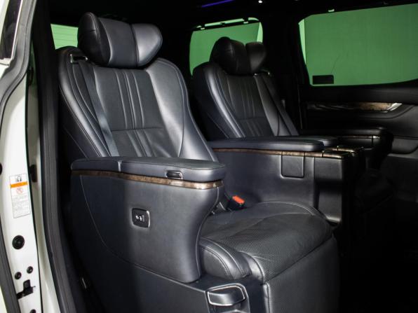 Toyota Alphard III Рестайлинг с пробегом 2019 года, цена 5 250 000 рублей, 153612 км, минивэн, Автокод Объявления