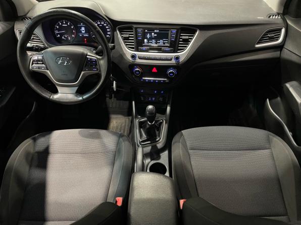 Hyundai Solaris II с пробегом 2017 года, цена 1 180 000 рублей, 120708 км, седан, Автокод Объявления