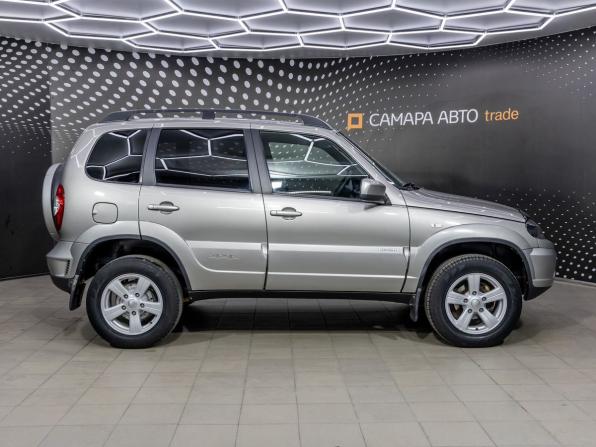 Chevrolet Niva I Рестайлинг с пробегом 2018 года, цена 888 000 рублей, 72000 км, внедорожник, Автокод Объявления